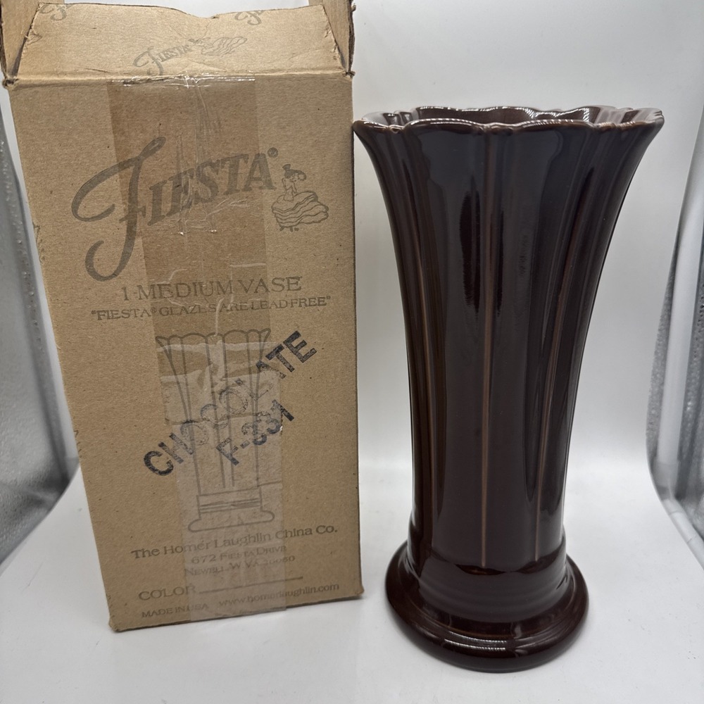VASE chocolate brown HOMER LAUGHLIN FIESTA 9 5/8" MEDIUM